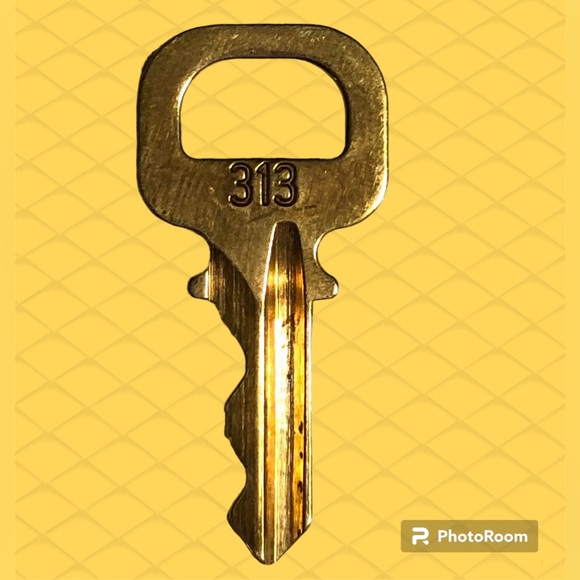 Louis Vuitton 313 Lock and Key 313 Padlock with matching key #313 EUC LV - Picture 3 of 15